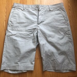 Calvin Klein Shorts / Size 30
